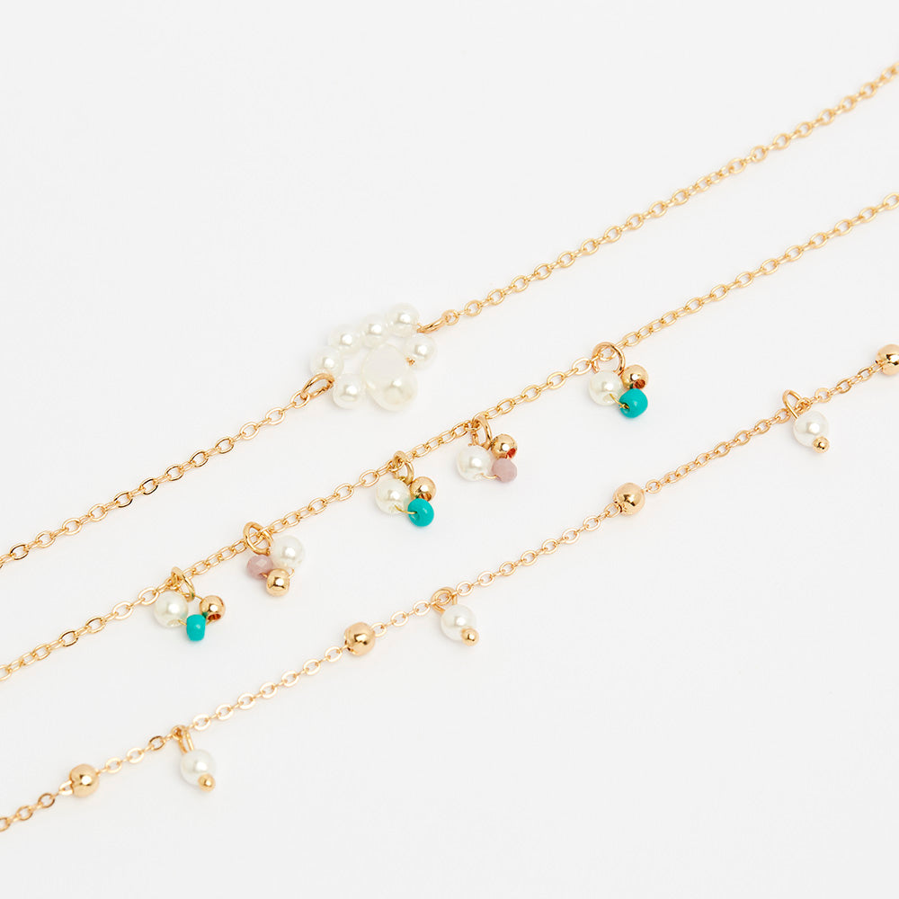 LOT DE TROIS BRACELET METAL PERLE ET PERLES PENDANTES