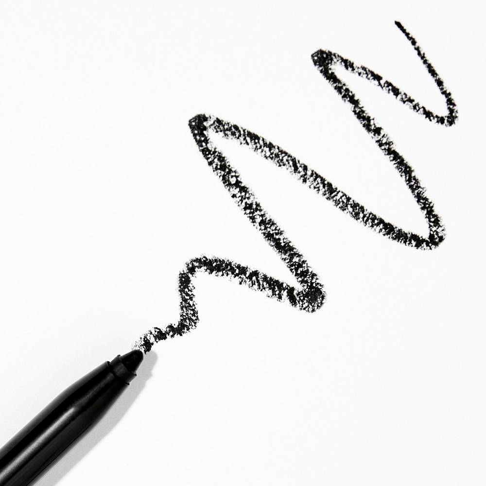 Le noir Crayon pour les yeux