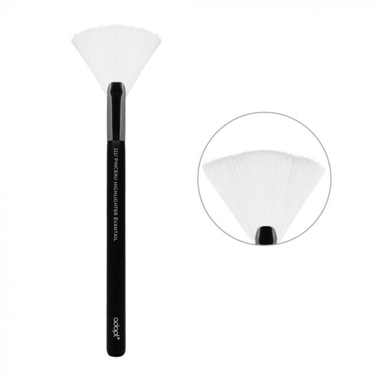 Pinceau 111/ highlighter éventail - Adopt Accessoires Maquillage, maquillage - Maquillage, Parfums, Vernis, Rouge a levres, Ongles, Homme, Femme, Jolie, Belle, Beaute, beauty, High Class, To